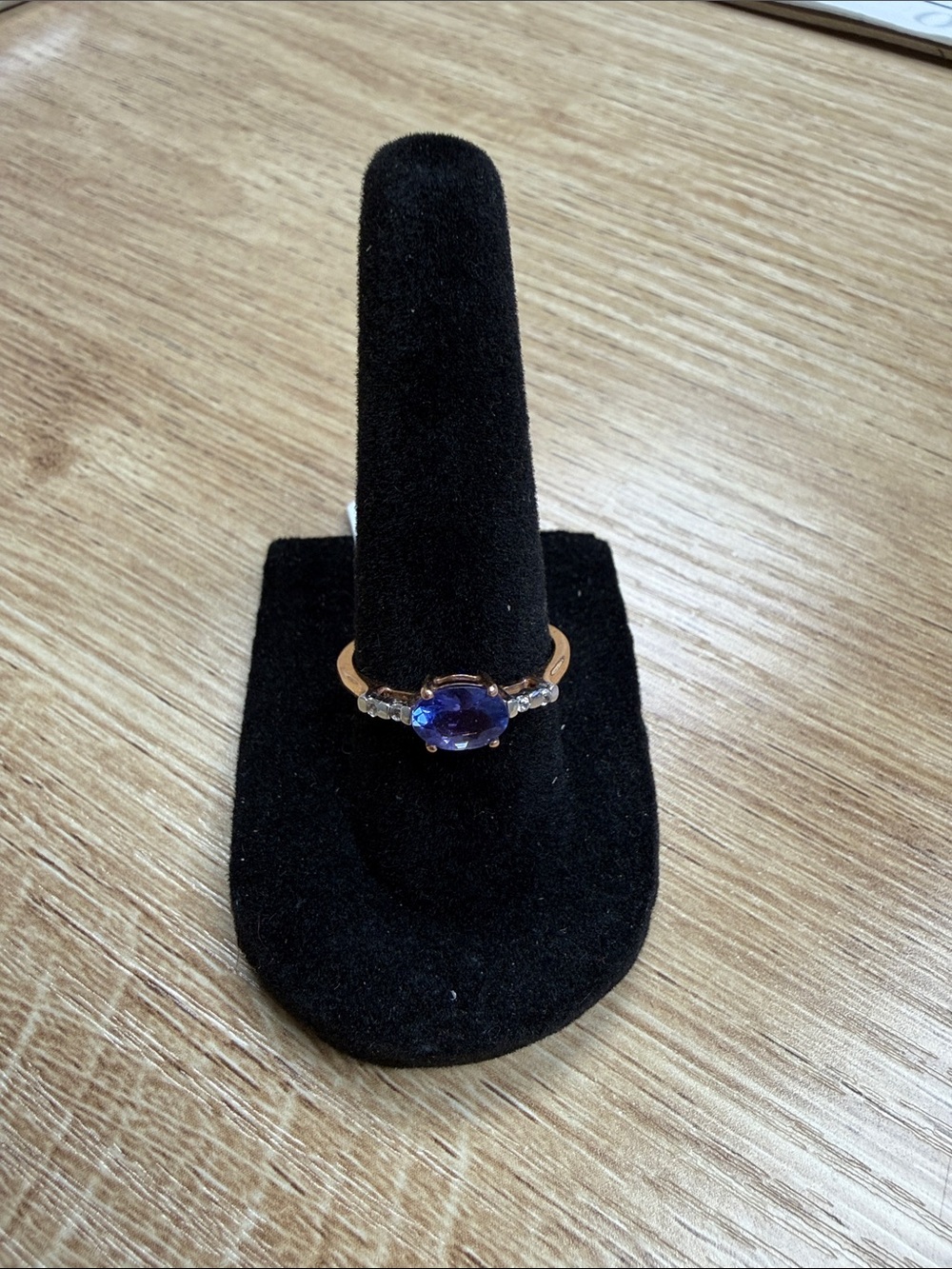 10k Rose Gold Tanzanite and accents ring - size 7